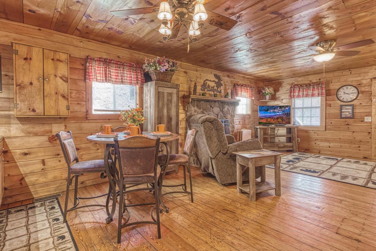 Bear Den, Hot Tub, 1089 Of Free Attraction Tickets For Each Paid Day, Dollywood And More! Sevierville Ngoại thất bức ảnh